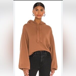 Crop Easy Hoodie
FRAMEbrand:FRAME

Color: Tawny size small NWOT